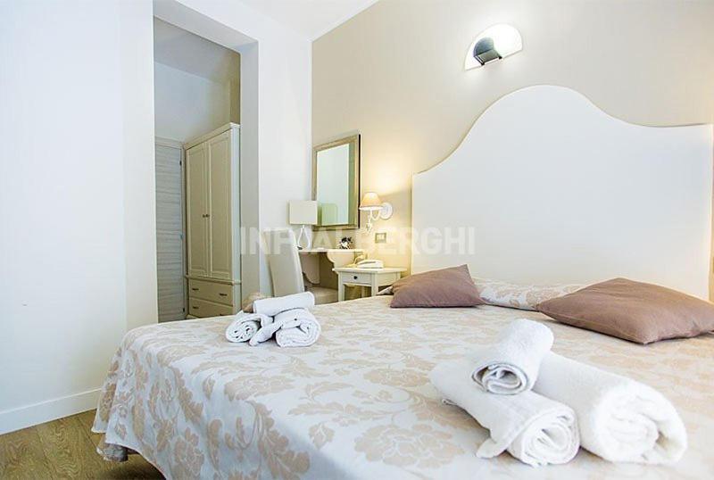 Hotel Ermeti B&B Brunch Riccione Dış mekan fotoğraf