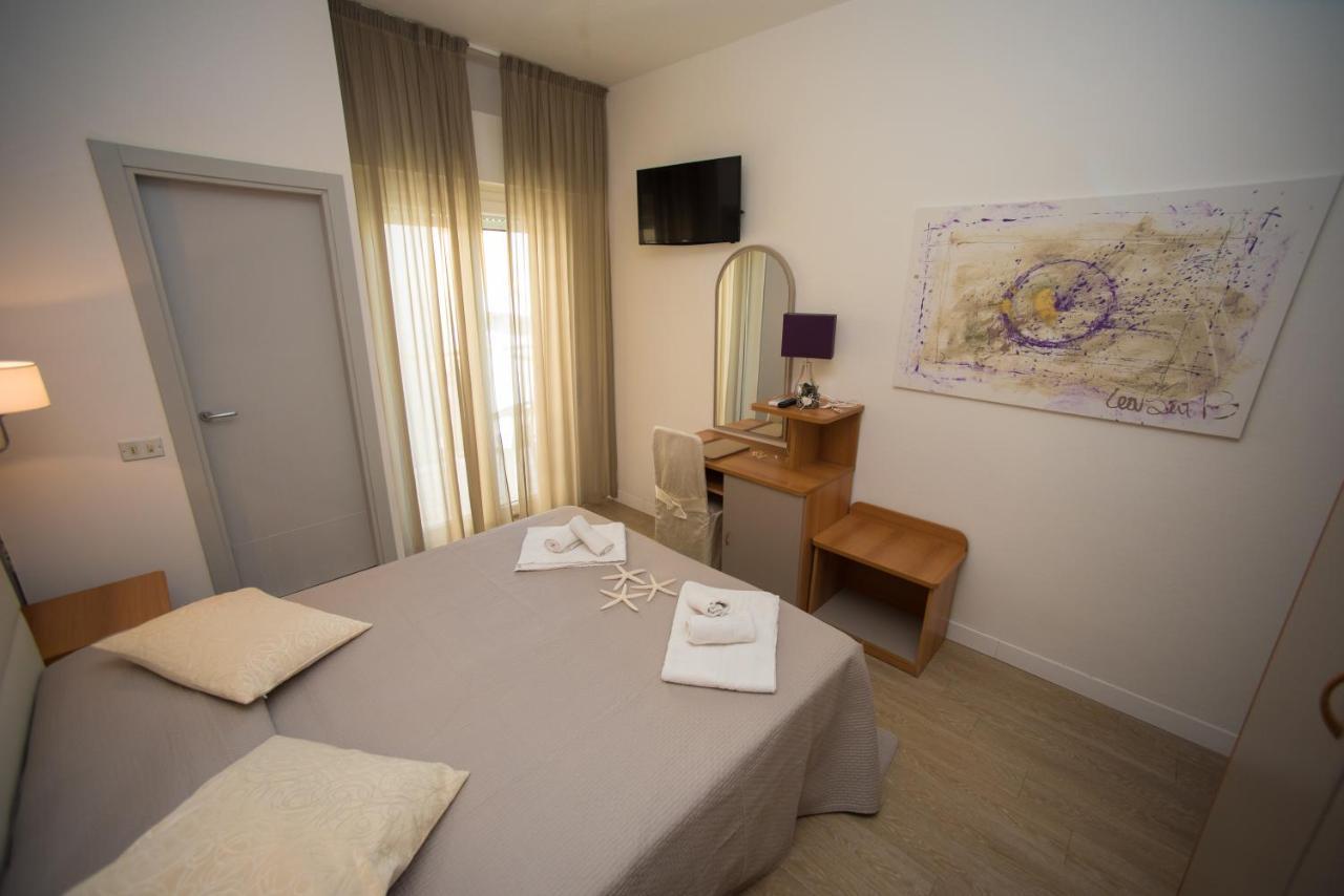 Hotel Ermeti B&B Brunch Riccione Dış mekan fotoğraf