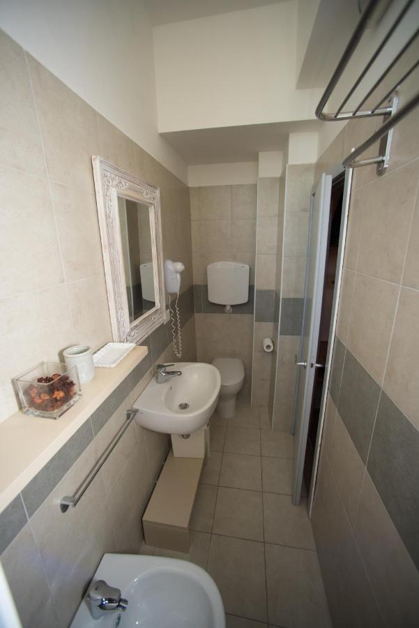 Hotel Ermeti B&B Brunch Riccione Dış mekan fotoğraf