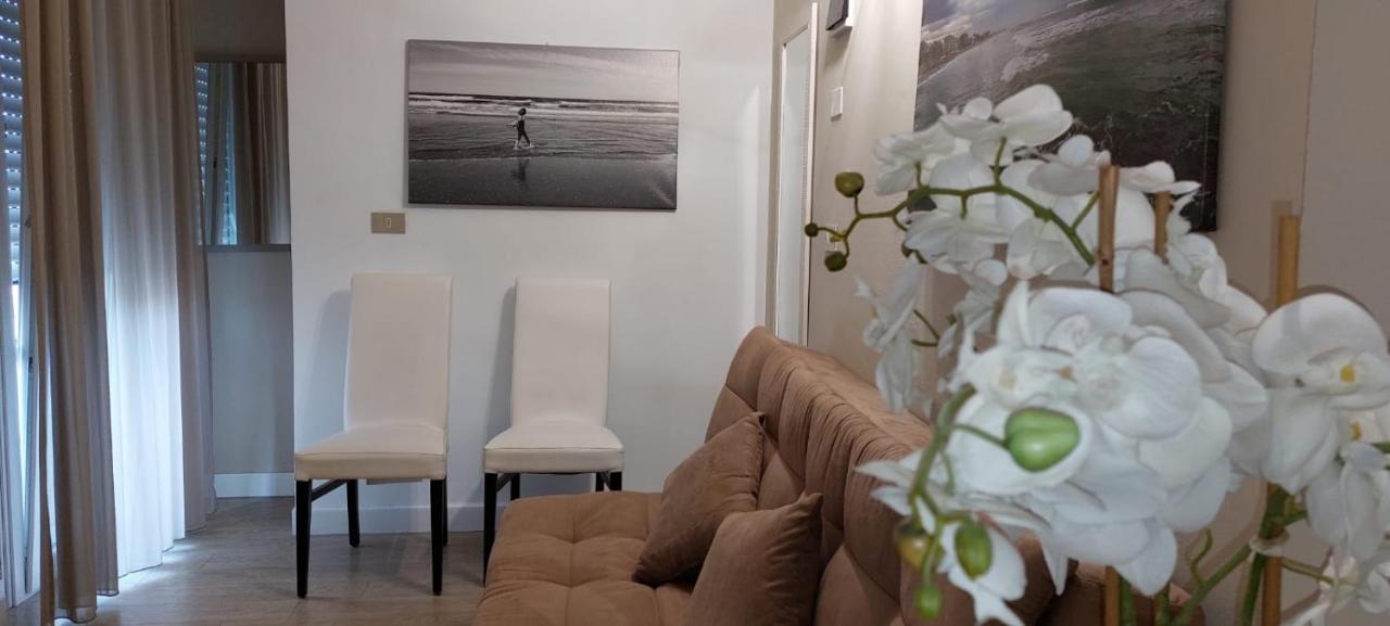 Hotel Ermeti B&B Brunch Riccione Dış mekan fotoğraf