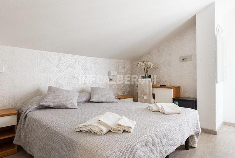 Hotel Ermeti B&B Brunch Riccione Dış mekan fotoğraf