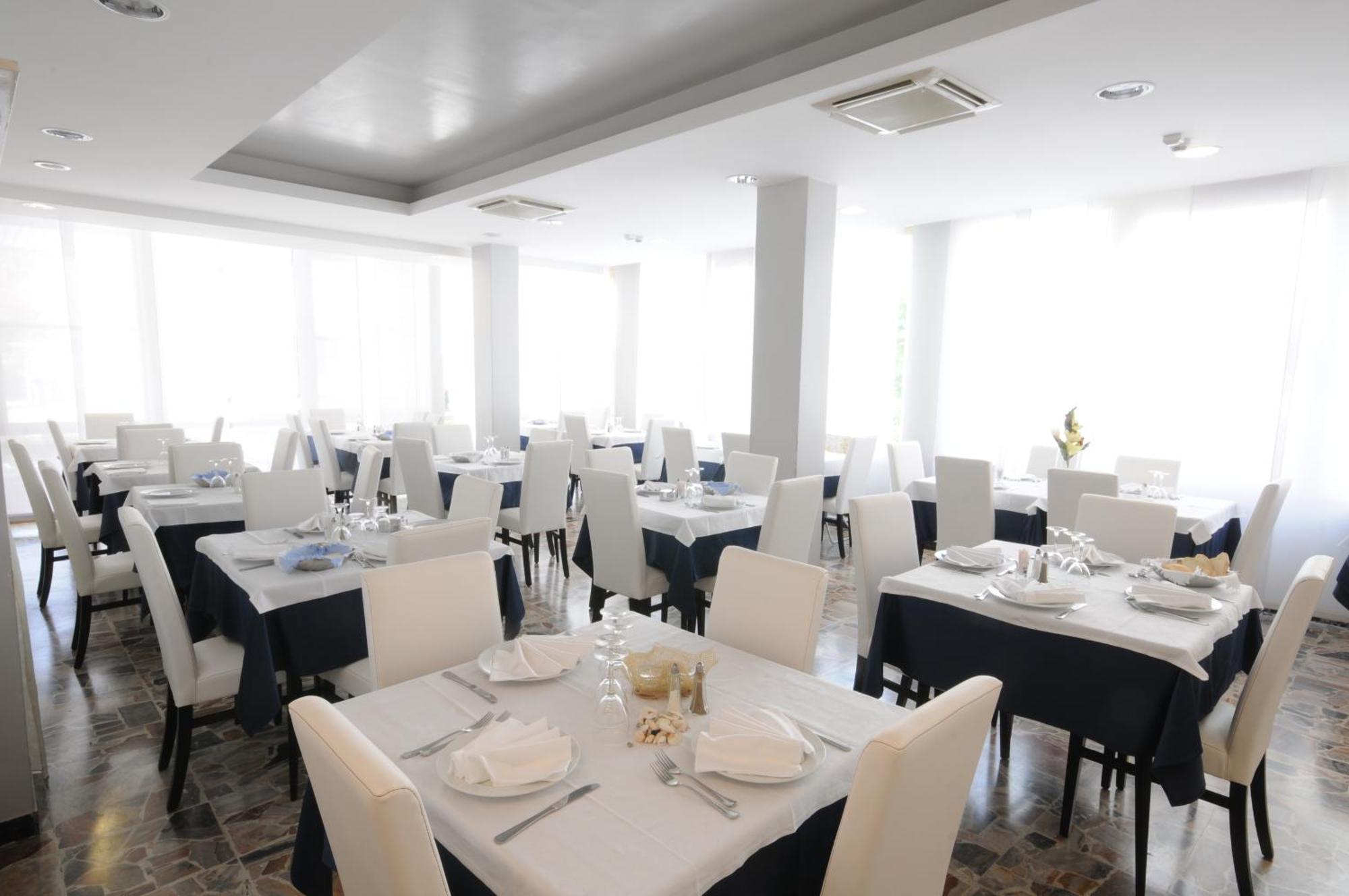 Hotel Ermeti B&B Brunch Riccione Dış mekan fotoğraf