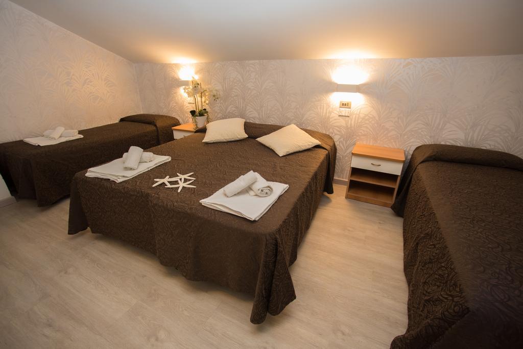 Hotel Ermeti B&B Brunch Riccione Dış mekan fotoğraf