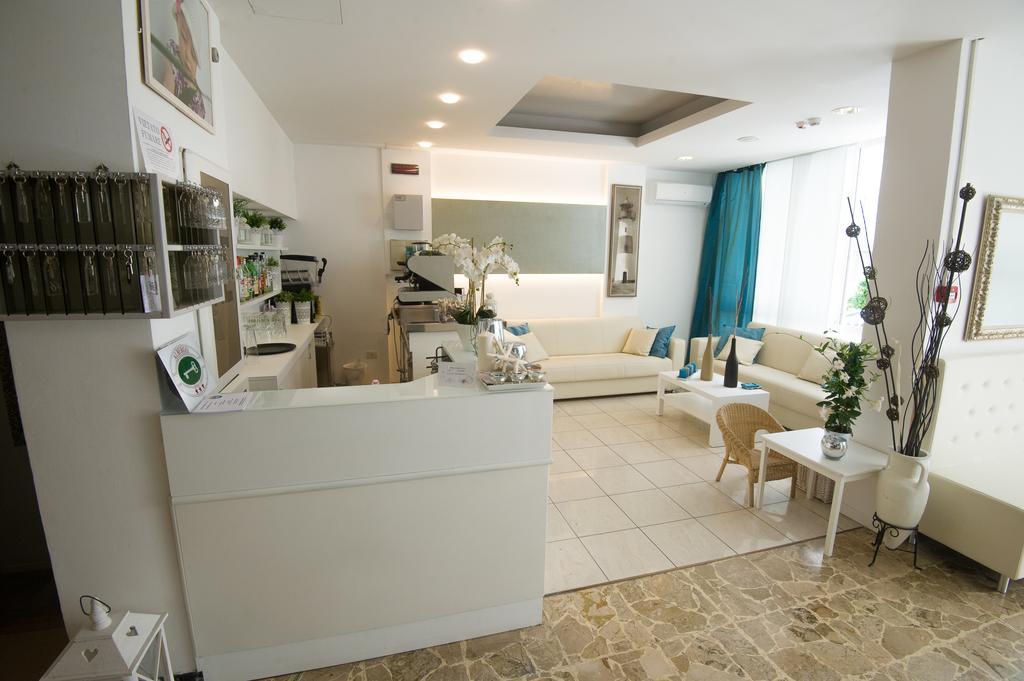 Hotel Ermeti B&B Brunch Riccione Dış mekan fotoğraf