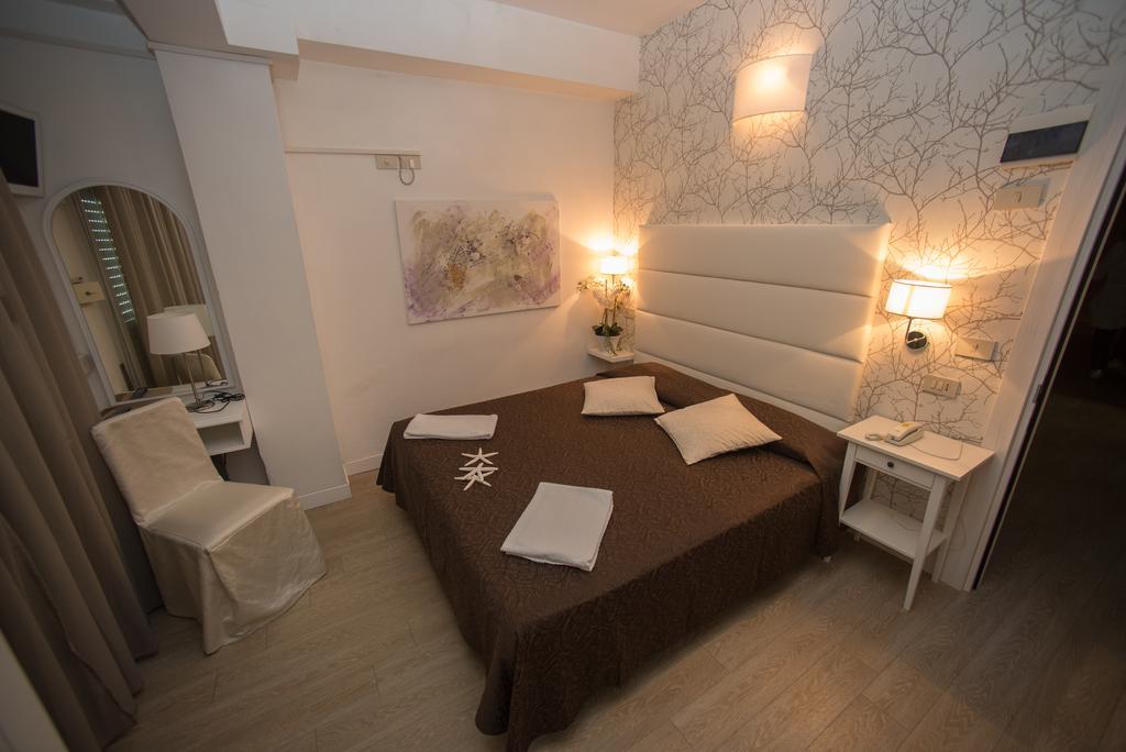 Hotel Ermeti B&B Brunch Riccione Dış mekan fotoğraf