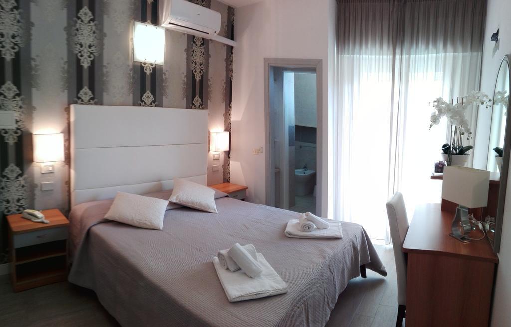 Hotel Ermeti B&B Brunch Riccione Dış mekan fotoğraf