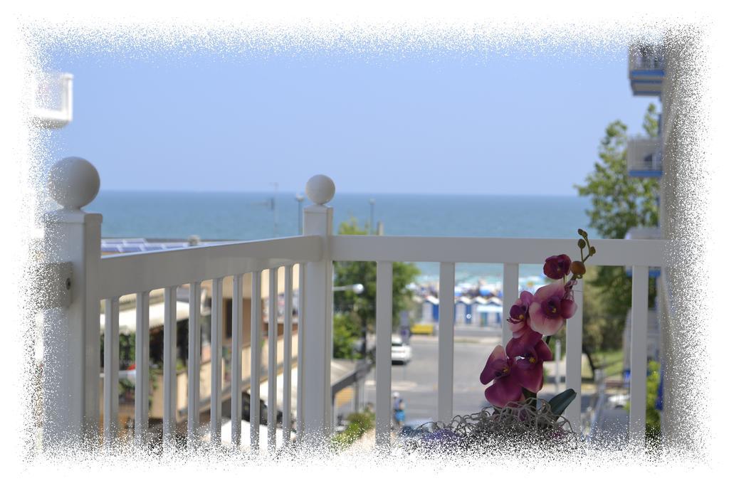 Hotel Ermeti B&B Brunch Riccione Dış mekan fotoğraf