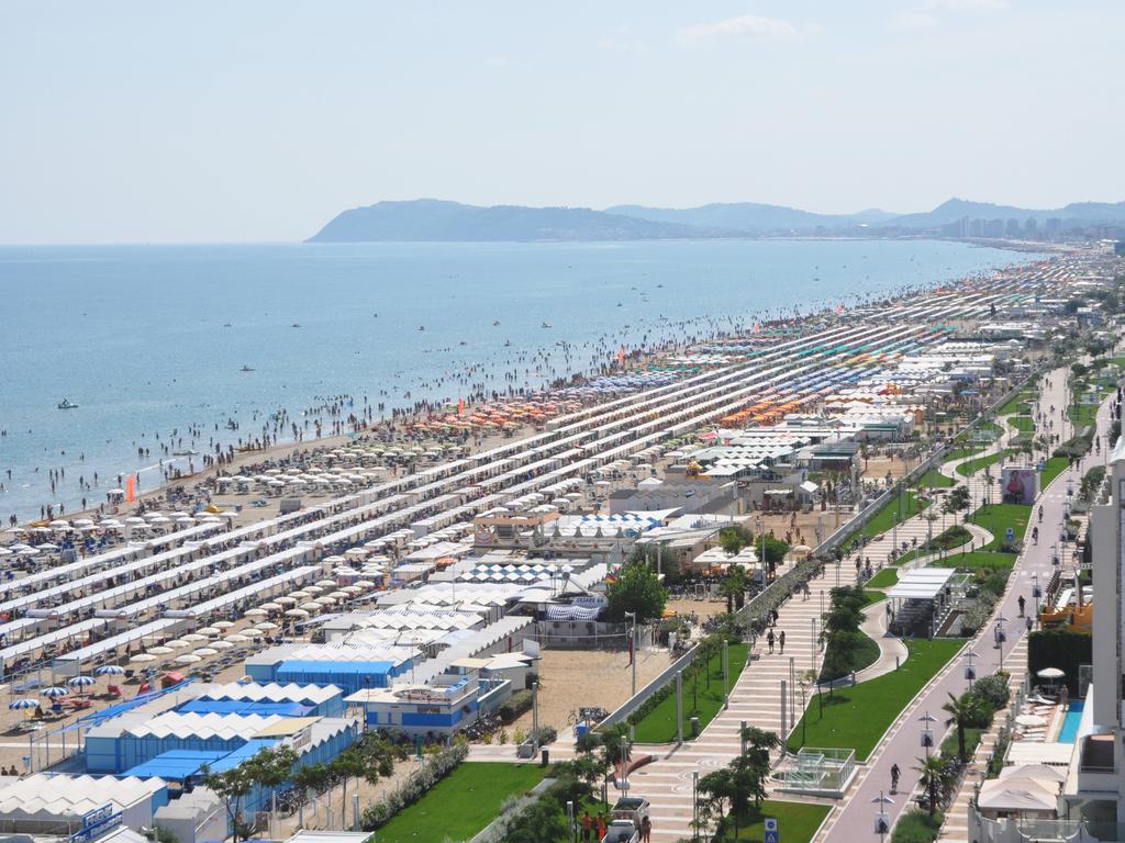 Hotel Ermeti B&B Brunch Riccione Dış mekan fotoğraf